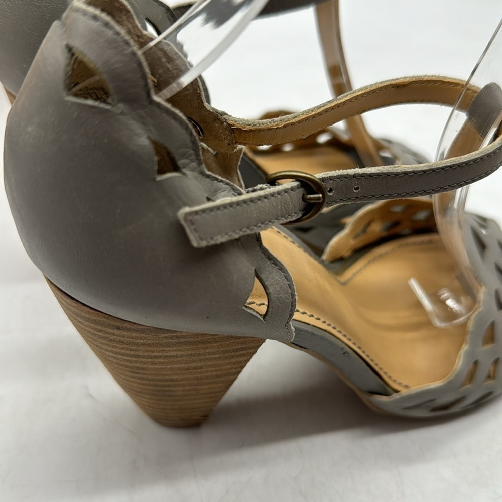 Crown Vintage Tea Cup Gray Cut Out Leather Gray Leather Sandals Size 9 MCH4979B - Picture 6 of 12